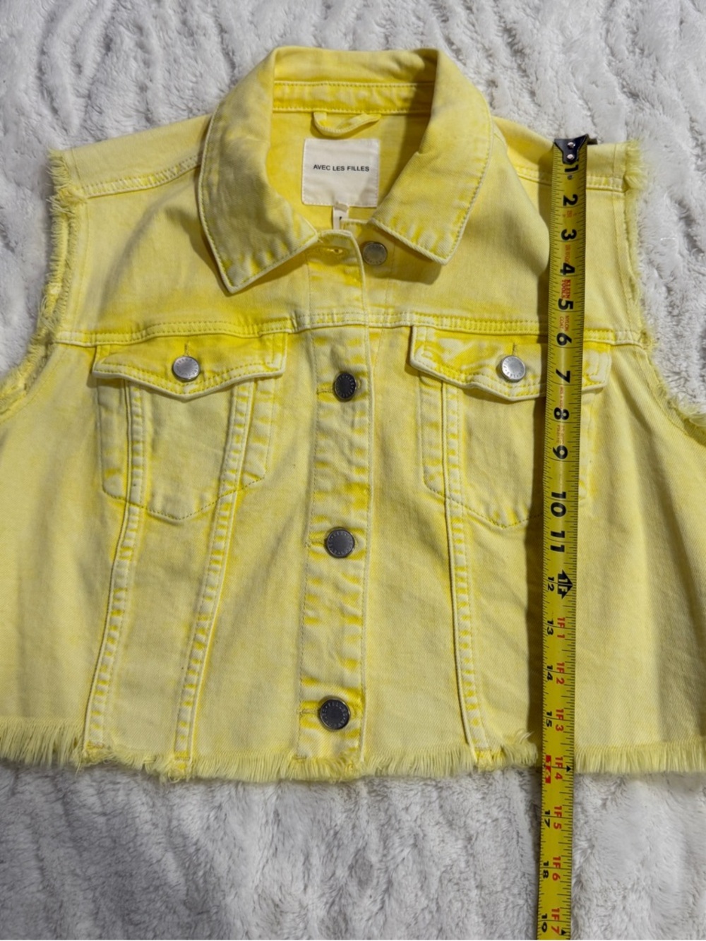 Avec Les Filles Size L Butter Yellow Cropped Denim Vest Frayed Coastal Summer - Picture 11 of 15